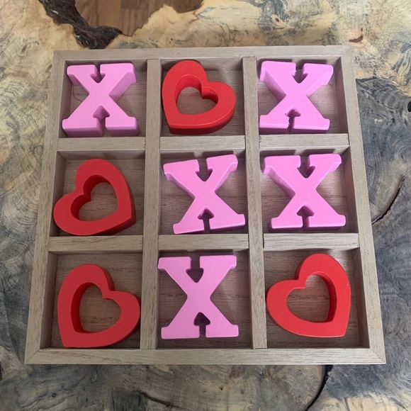 Cute Pink/Red Wooden Tic Tac Toe Game - Picture 6 of 11